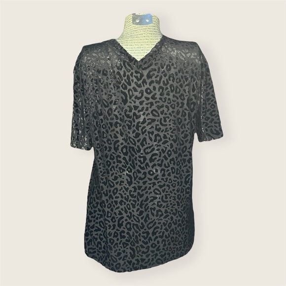 Black Cheetah Print V-Neck Fashion Nova Shirt - Picture 2 of 5